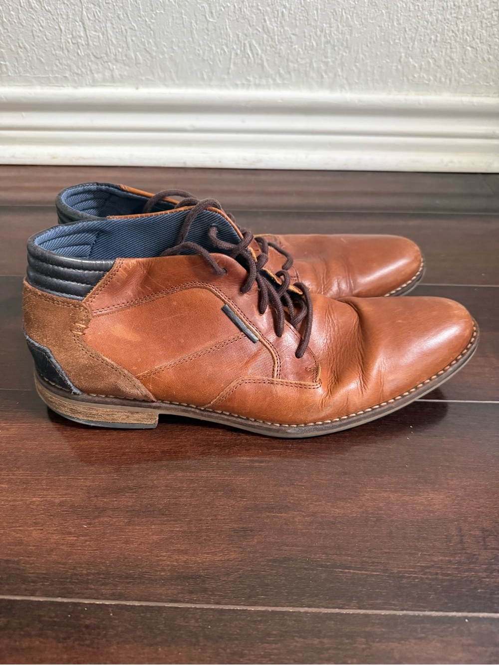 Bull Boxer Men's Tan Leather Chukka Boot with Lace-Up Closure